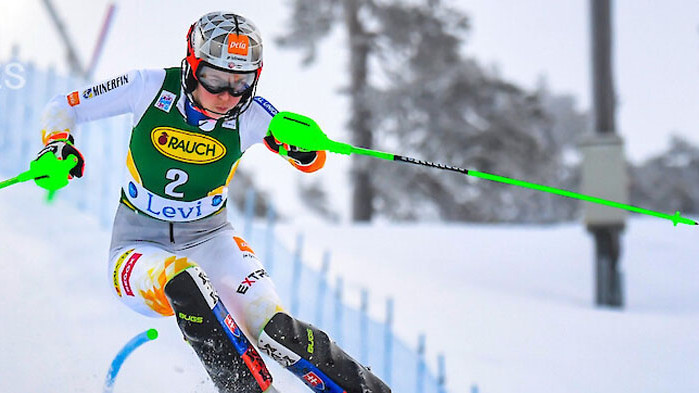 Влъхова триумфира в първия слалом за сезона в Леви