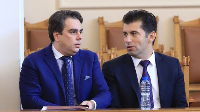 Загадка: Формацията на Петков/Василев са получили 23 гласа, но са им написани 103