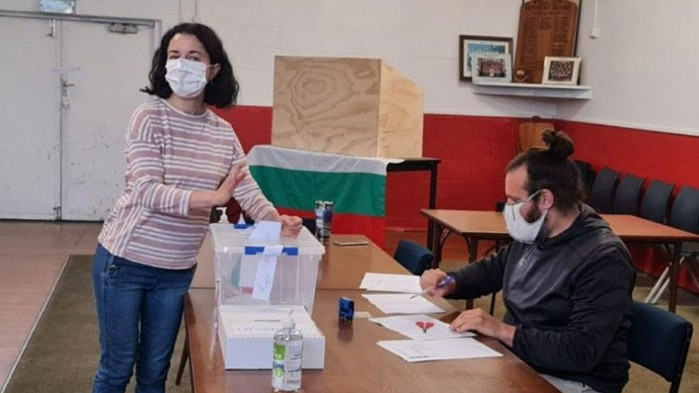 Започна гласуването за втория тур на изборите за президент и