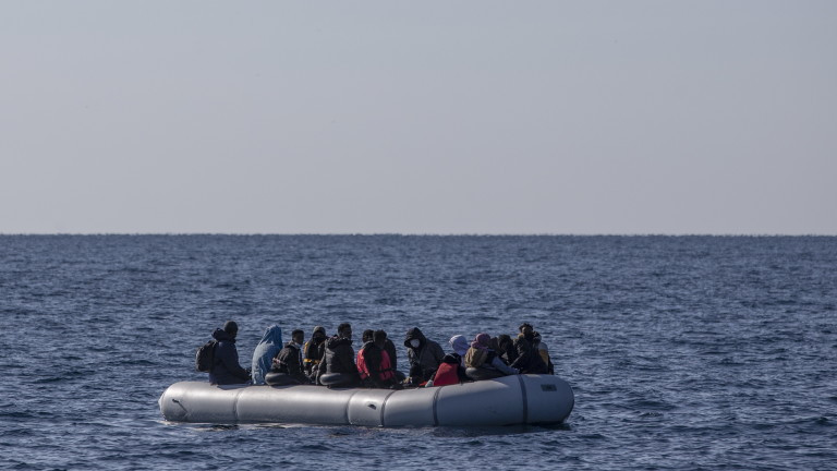 Най-малко 75 мигранти се удавиха край бреговете на Либия. Това