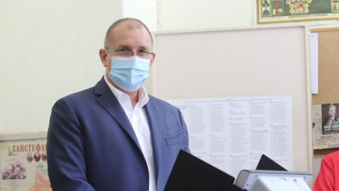 Румен Радев отново не изневери на традицията си и реши
