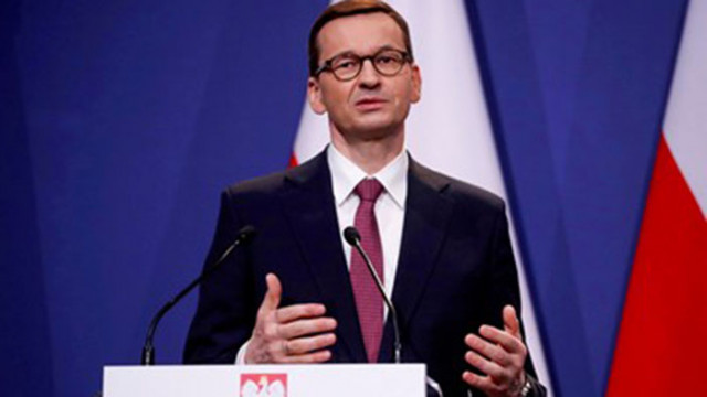 Полският премиер Матеуш Моравецки определи кризата с мигрантите на границата