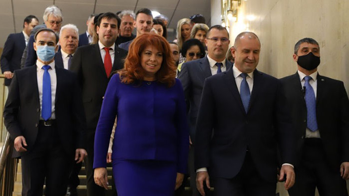 Радев заплаши партиите да направят правителство: Протакане ще е самоубийство