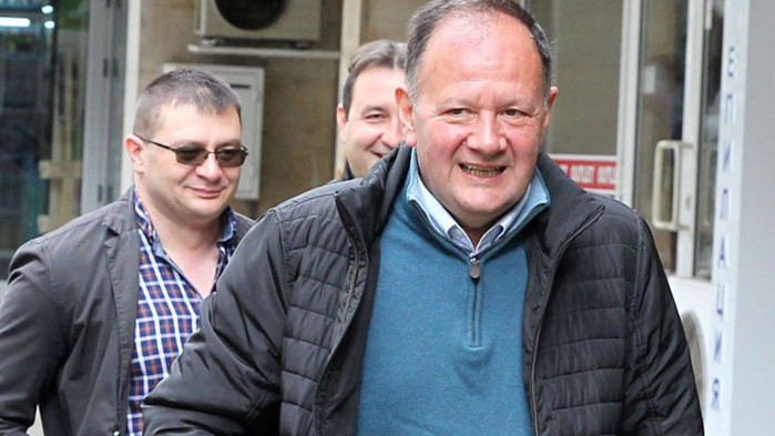 Миков за Нинова: Това не е искрена оставка