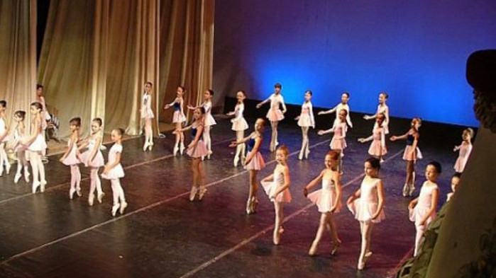 24-ти ноември е обявен за Световен ден на танца. Празнува