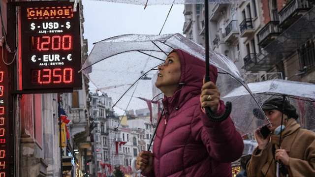 Спонтанни протести се проведоха в Истанбул и Анкара след срива