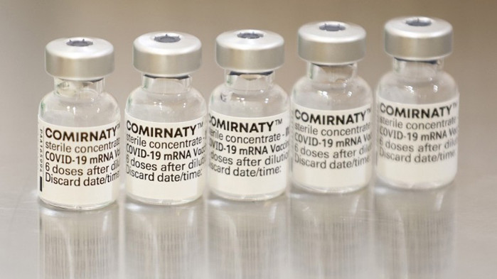 Европейският регулаторен орган одобри поставянето на ваксината на Пфайзер“  на