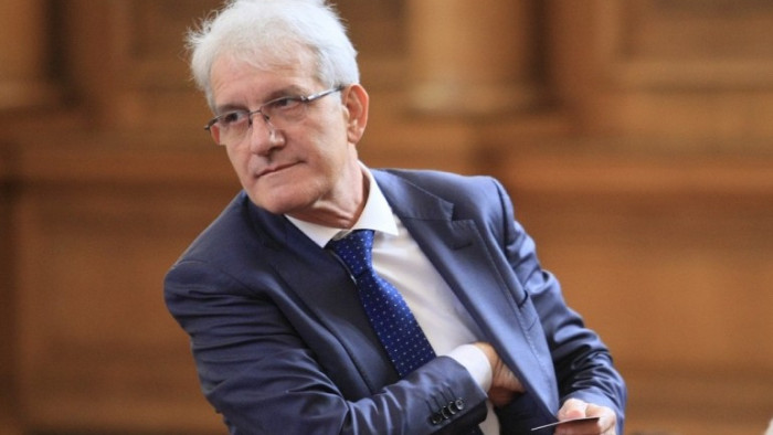 Оформят се два центъра на власт – Дондуков“ 1 и