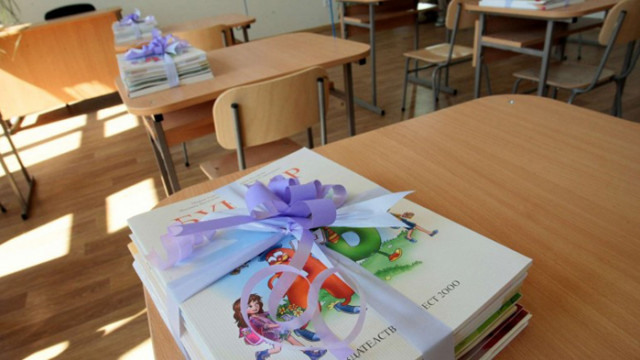 Водят се преговори със социалните партньори учебната година да започва