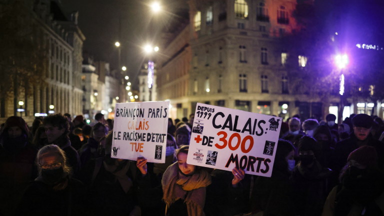 Френският президент Еманюел Макрон каза на Великобритания, че трябва да