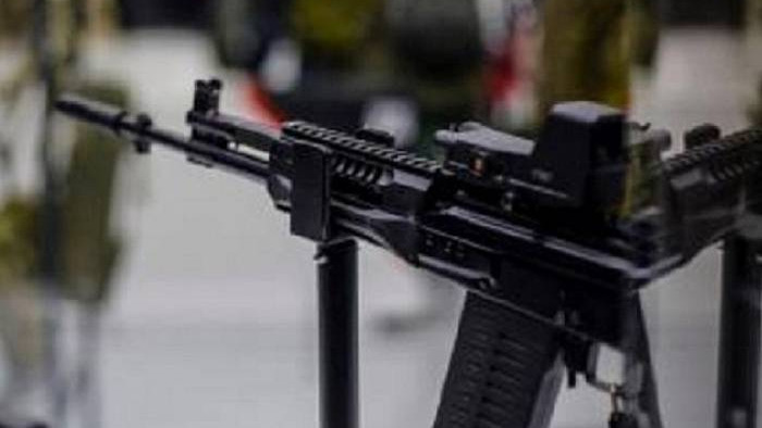 Трима души бяха убити в стрелба с автомат Калашников срещу