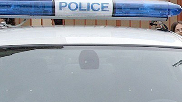 Шофьор с отнета книжка опита да избяга от полицията в Добрич и се удари в две дървета