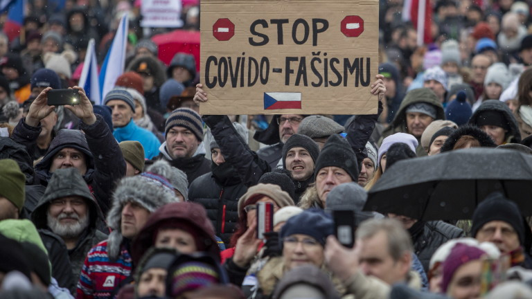 Няколко хиляди души протестираха в чешката столица Прага против ограниченията
