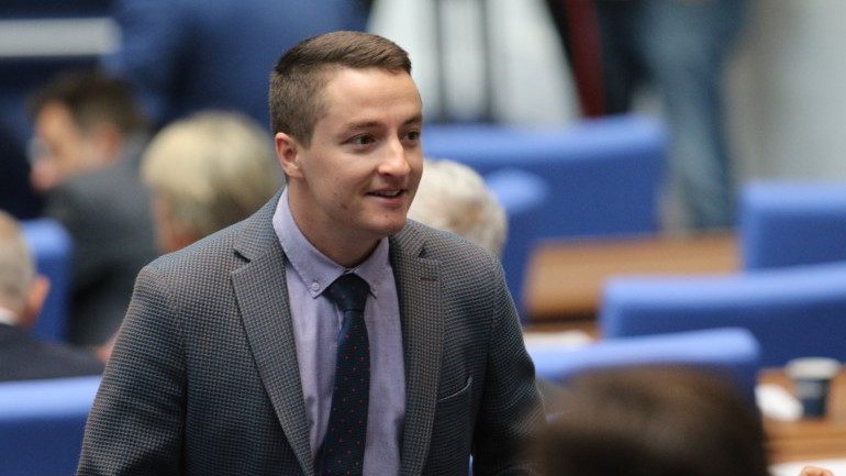 Божанков: Хората от хорото на Радев - вътрешната опозиция, искаха и получиха оставката на Нинова