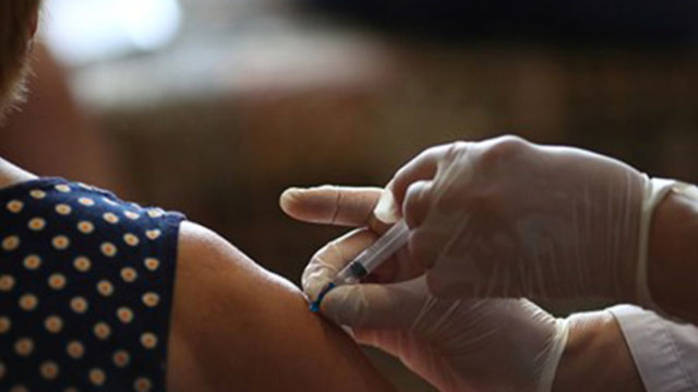 Филипините с кампания да ваксинира 9 милиона души за 3 дни