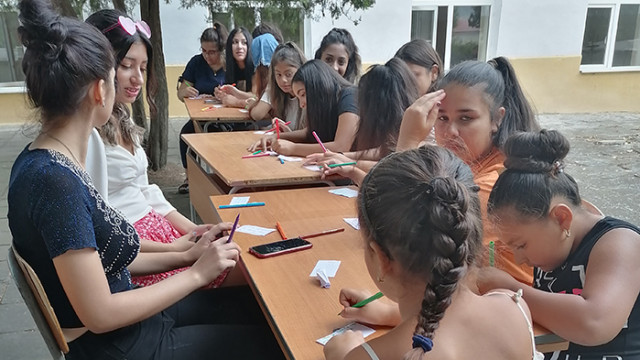 Младежи от най-опасното село в България мечтаят за по-добро бъдеще