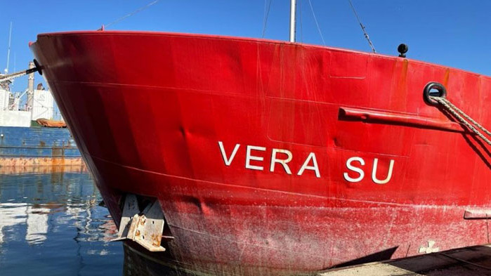 Корабът Вера СУ“ ще бъде пуснат на търг, ако застрахователите