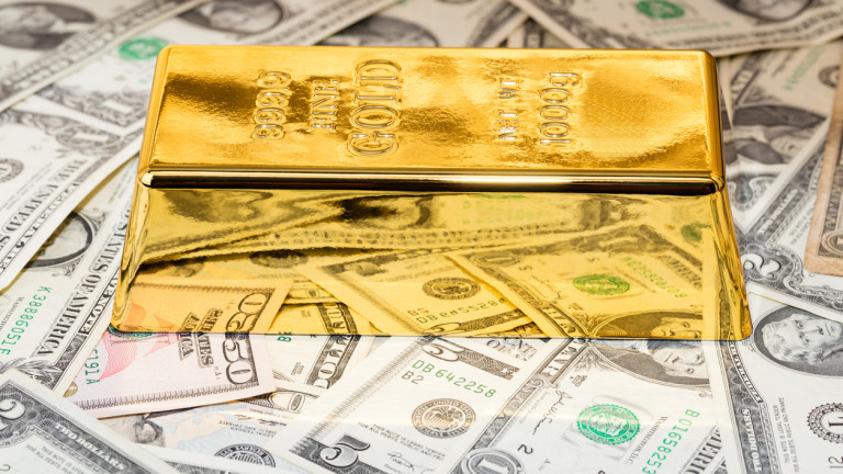 Цената на златото спада, расте доходността на американските облигации