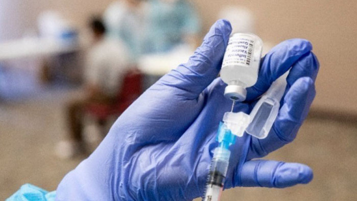 Собственикът на „Пфайзер“: Ще трябва да се поставят ежегодни ваксини още дълги години