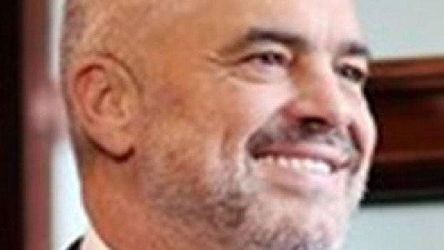 Еди Рама си сложи трета доза Албанският премиер Еди Рама