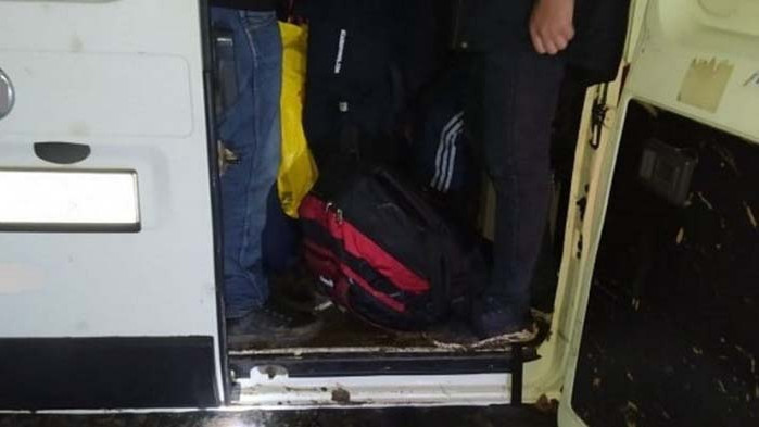Петима каналджии и над 30 мигранти са заловени край Драгоман