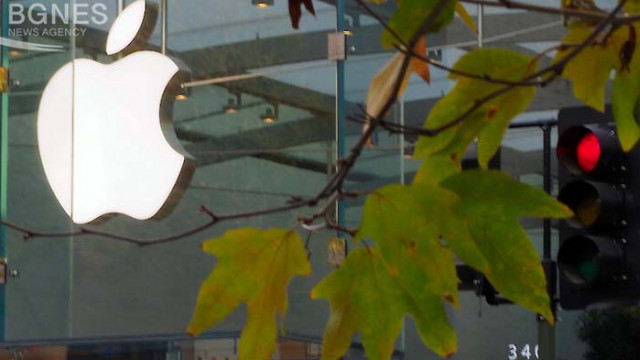 Компанията Apple предупреди 11 американски дипломати че техните iPhone са