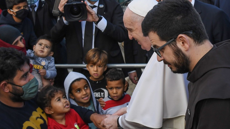 Папа Франциск осъди използването на мигрантите за политически цели в