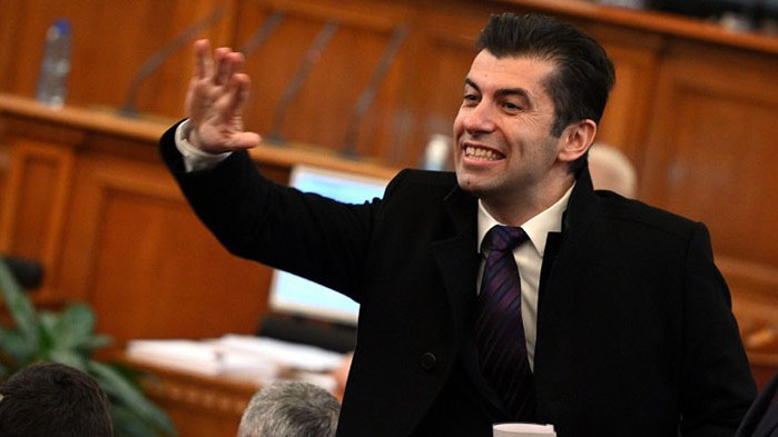 Служебният премиер Стефан Янев може да стане редовен министър на