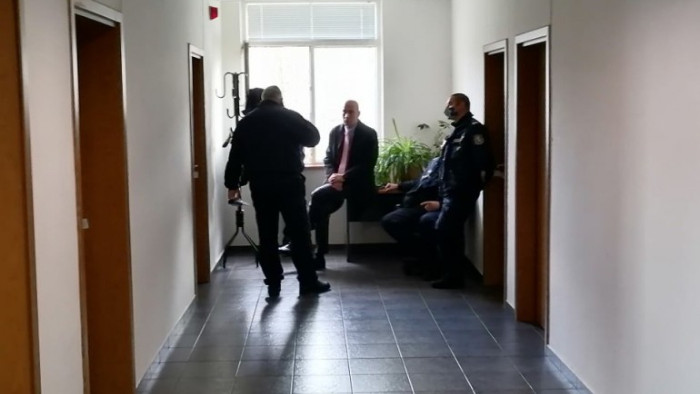 Промяната“ продължава със затваряне на медии. Къде са защитниците“ на