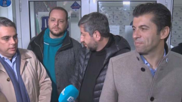 И ДБ недоволни: Петков и Василев на спешна среща с Христо Иванов