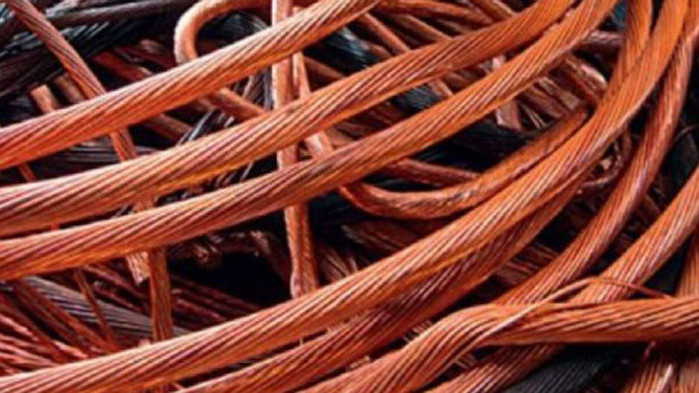 Пробация на непълнолетен, откраднал медни проводници от склад в Каменар