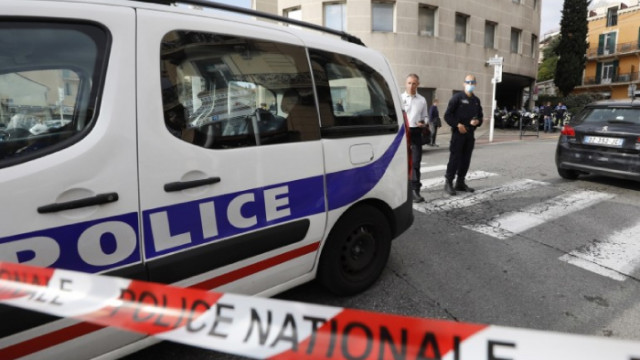 Двама мъже са били задържани във Франция заради планирани  терористични