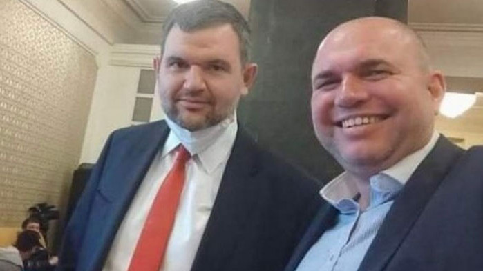 След селфито с Пеевски: Владислав Панев подаде оставка като зам.-председател на ПГ на ДБ