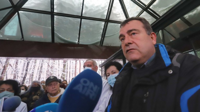 Отстраненият зам.-министър на здравеопазването Димитър Петров с подозрения за нечисти