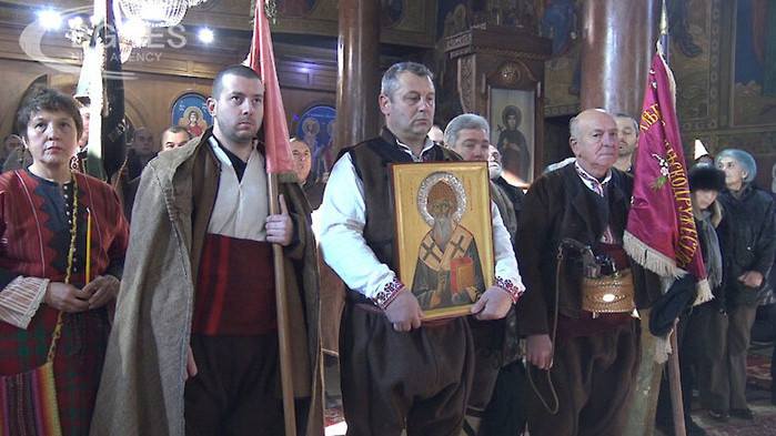 Днес православната църква чества свети Спиридон, епископ Тримитунтски, чудотворец. Той