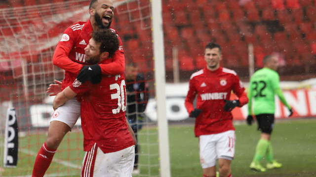 ЦСКА с 3 точки срещу Черно море