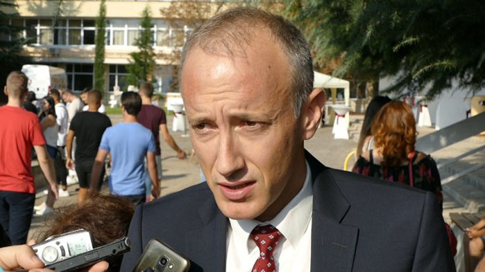 Образованието вече е бюджетен анти-приоритет. Разходите за образование падат от