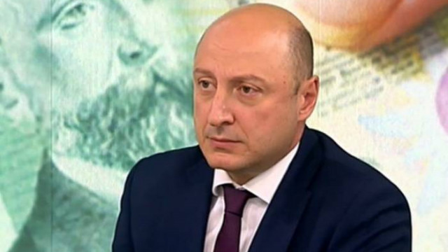 Служебният финансов министър на Румен Радев Валери Белчев изтри от