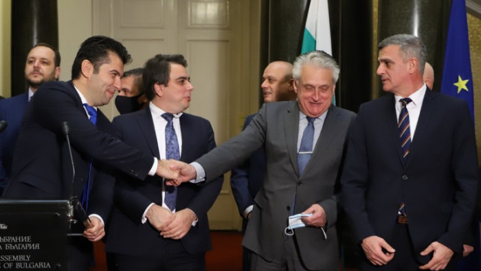 Депутати от опозицията обявиха личните си мотиви да гласуват против“