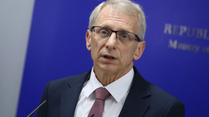 Още не е ясно кой ще плаща тестовете за учениците,