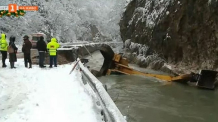 Събират подписи за изграждане на нова подпорна стена Критична остава