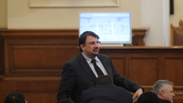 Парламентът избра депутата от ВОЛТ Настимир Ананиев за председател на