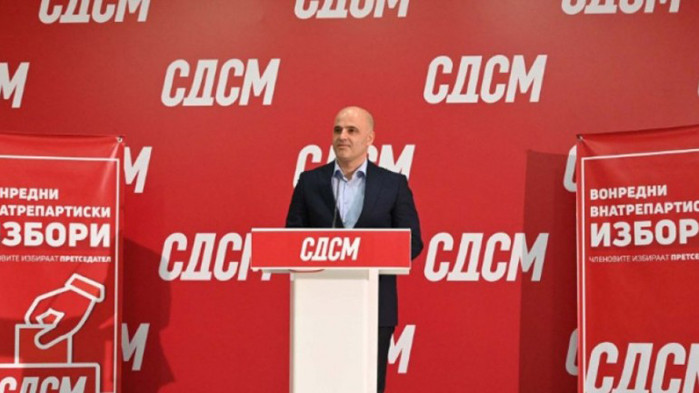 Според опозицията, Ковачевски не е бил студент там, а само