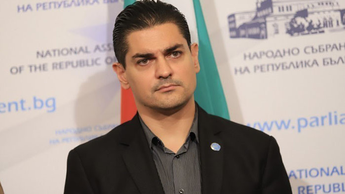 Василев спря търговете на Кузманов за базите на ЦСКА