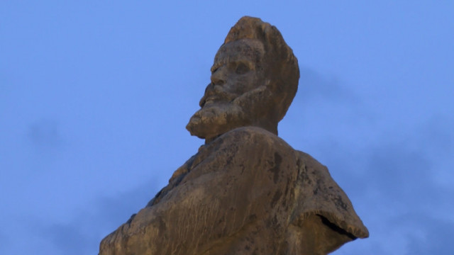 Вандали поругаха паметник на Ботев в Перник