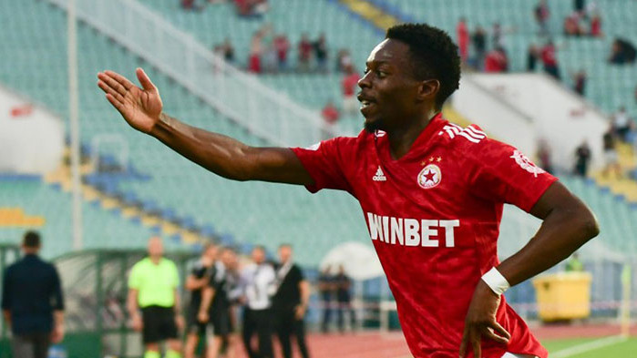 Една от звездите на ЦСКА си тръгва без пари