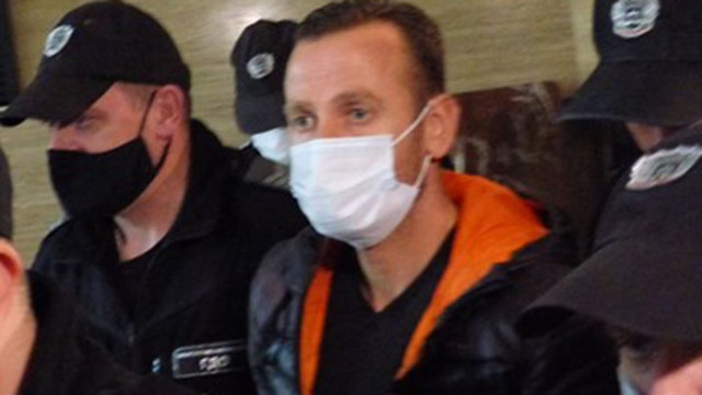Борислав Колев с милионите от "Хемус" припадна в съдебната зала, карат го в болница