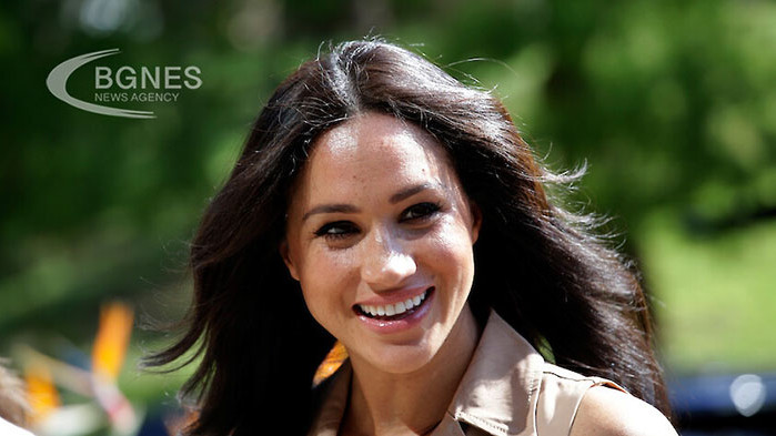 Само няколко дни остават до Коледа, и хората по света