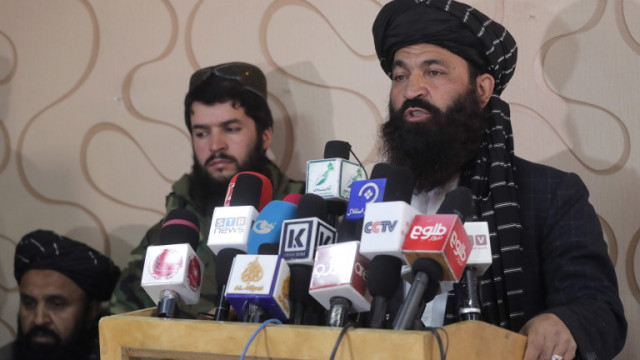 Управляващите в Афганистан талибани обявиха че ще възобновят издаването на паспорти на