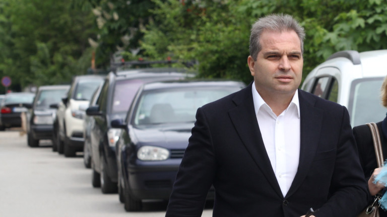 Още в първия си работен ден възложих да се работи